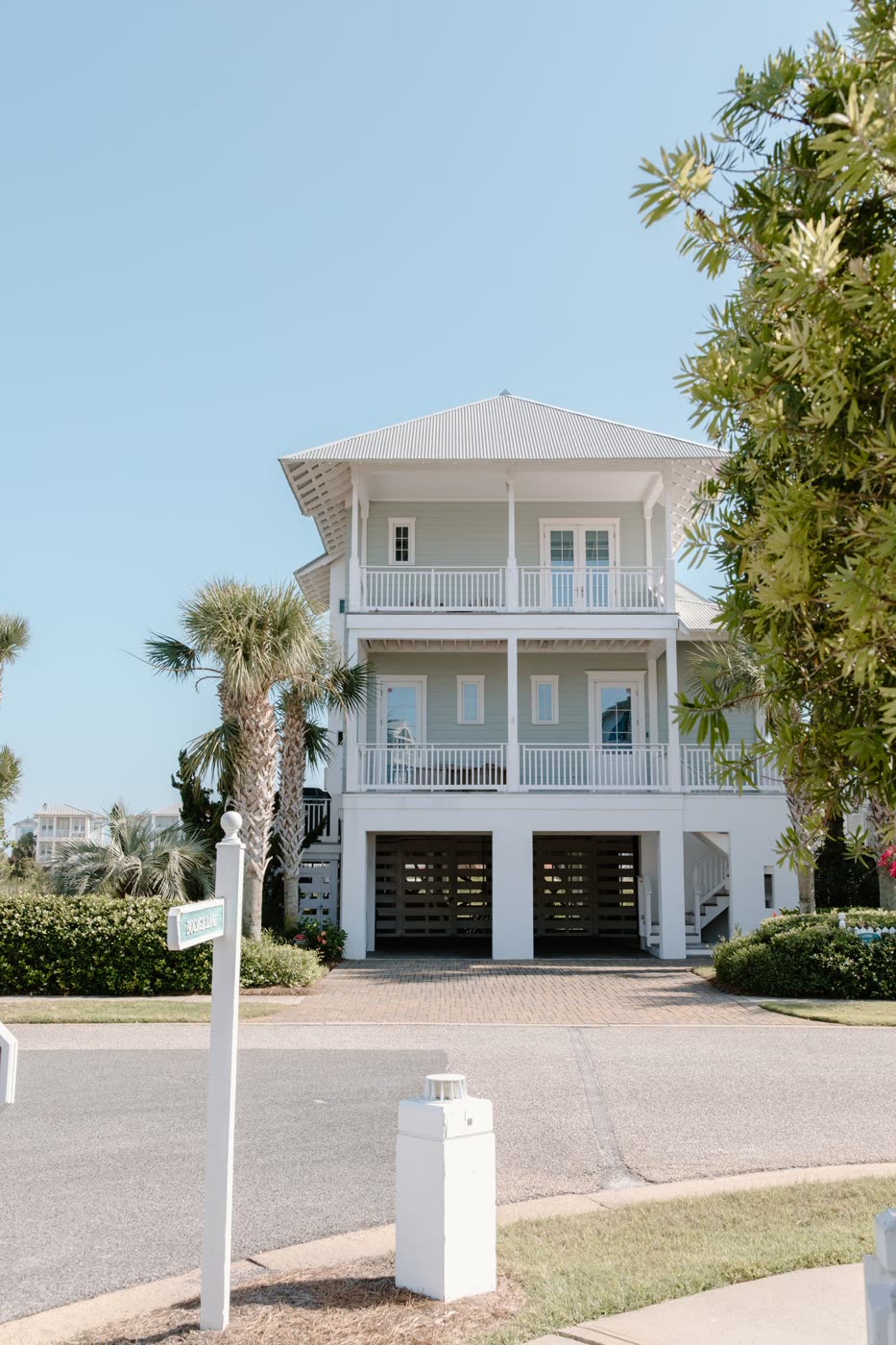 Home in the Palm Harbor, FL area served by Ivan's Painting